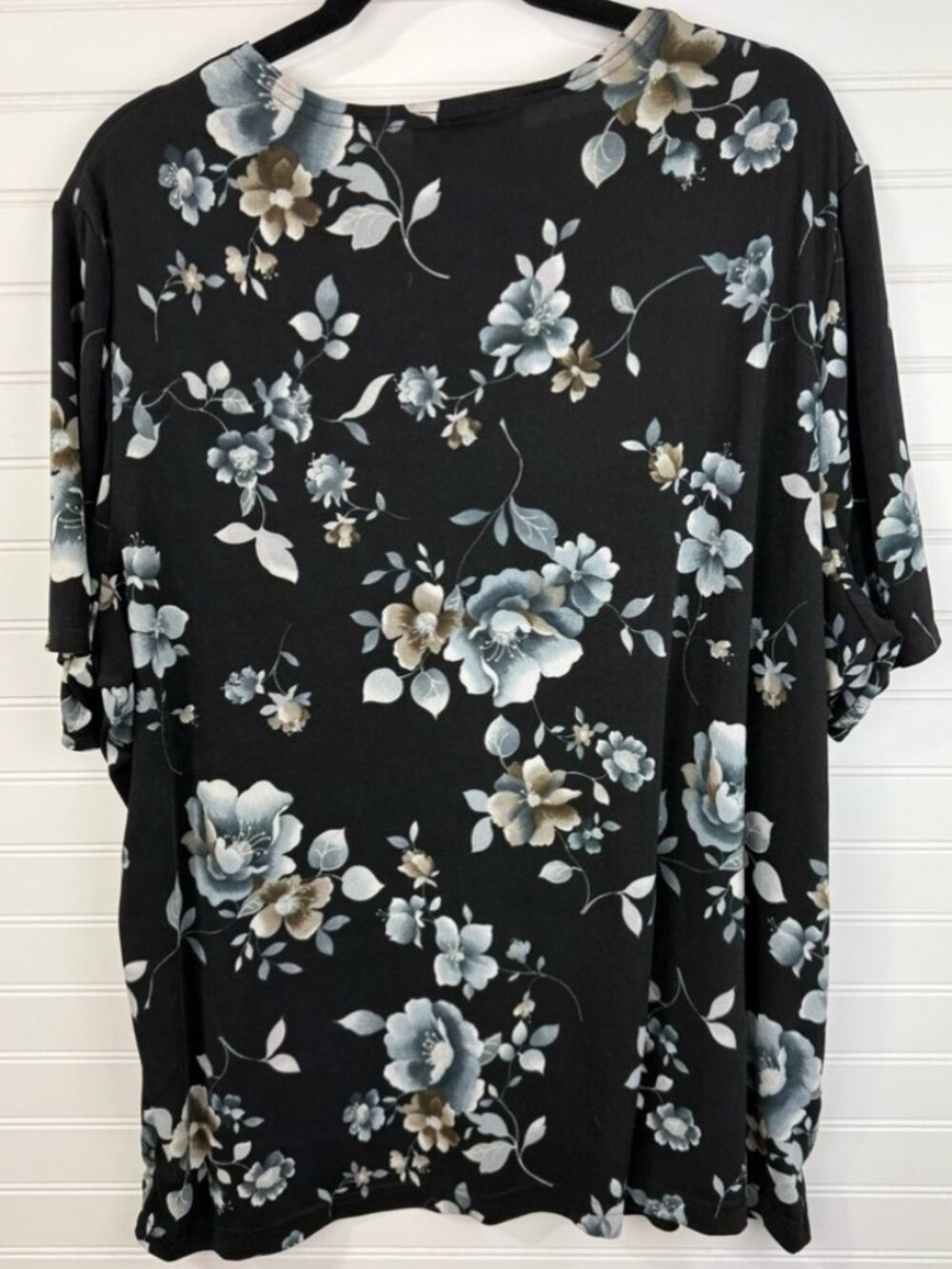black floral plus size business casual top Size 2X - Picture 2 of 2
